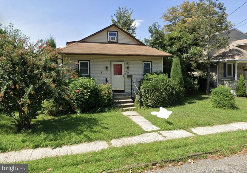 18 S Walnut Ave, Maple Shade, NJ 08052