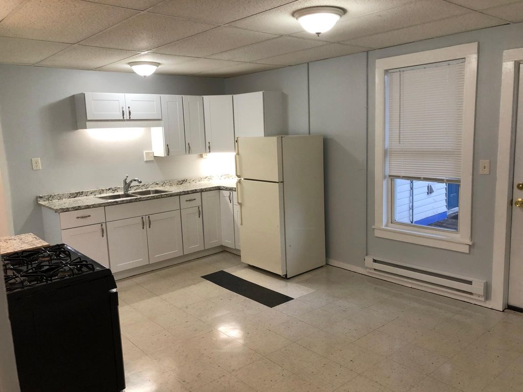 400 Harvard St #2, Manchester, NH 03103