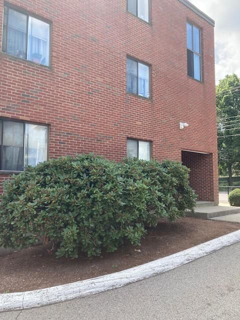 51 Pond St, Waltham, MA 02451