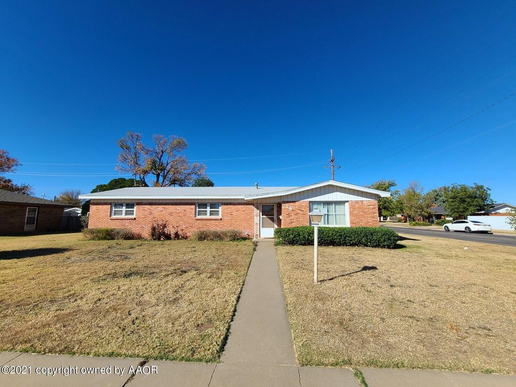 149 Northwest Dr, Hereford, TX 79045