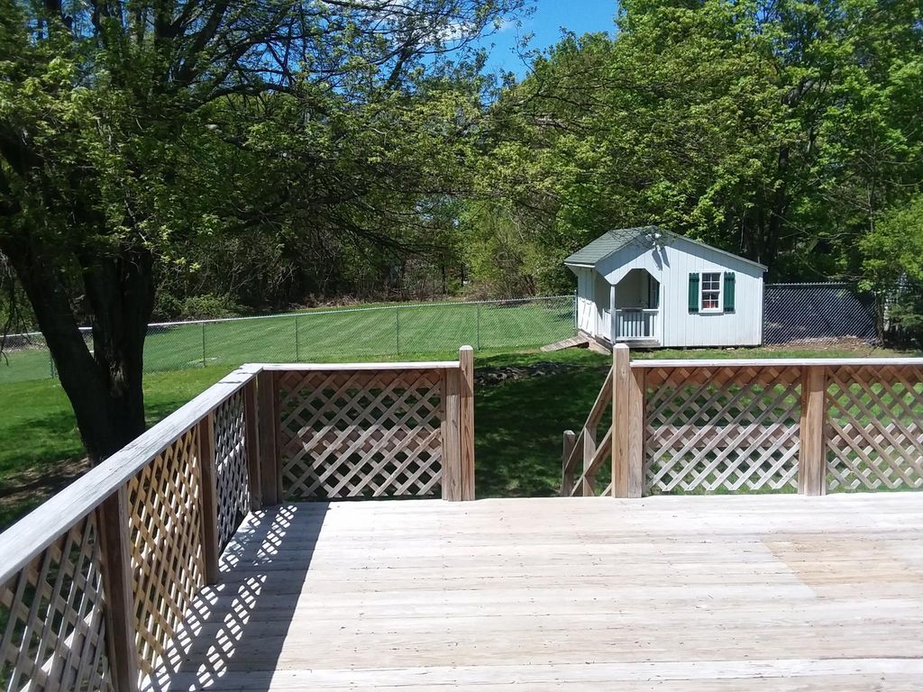139 Clover Hill St, Marlborough, MA 01752