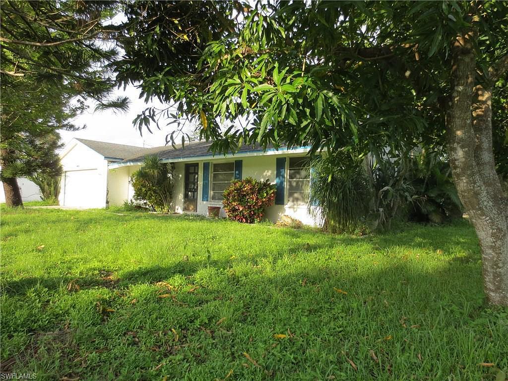 16051 Lakeview Dr, Fort Myers, FL 33908
