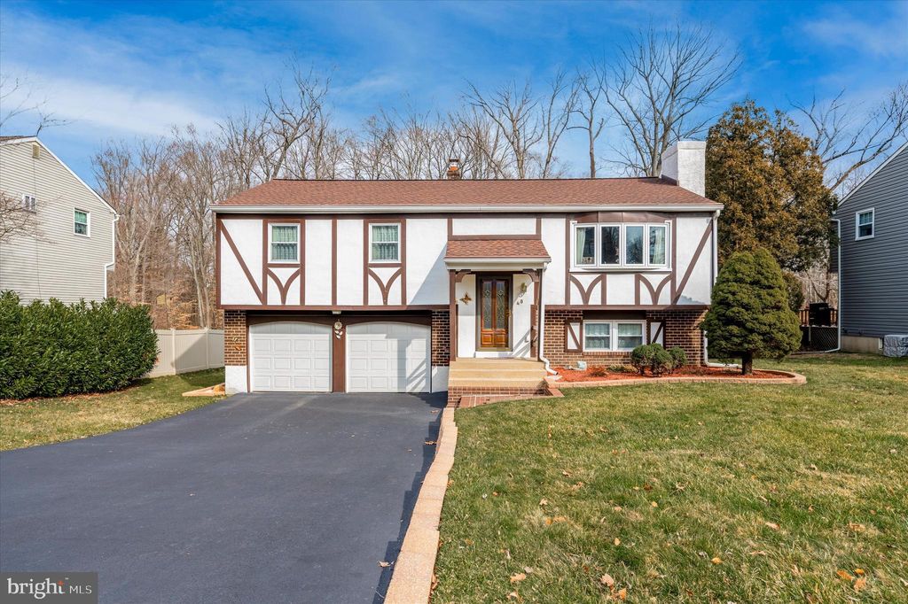 48 Winding Way, Upper Chichester, PA 19061
