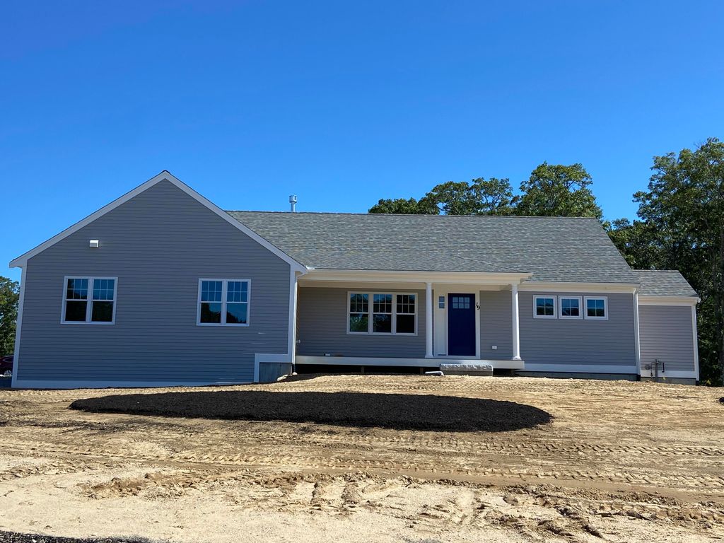 19 Faith's Way, Falmouth, MA 02536