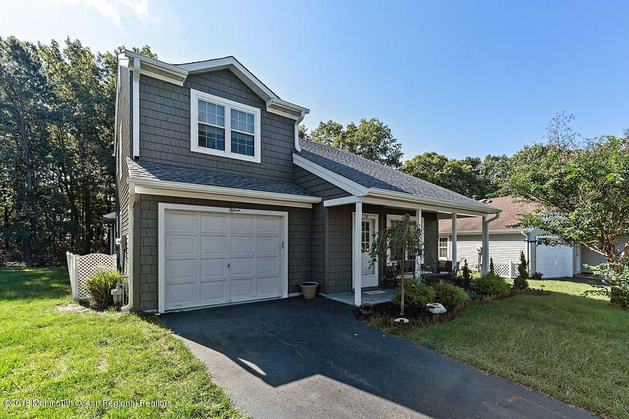 15 Willow Dr, Barnegat, NJ 08005