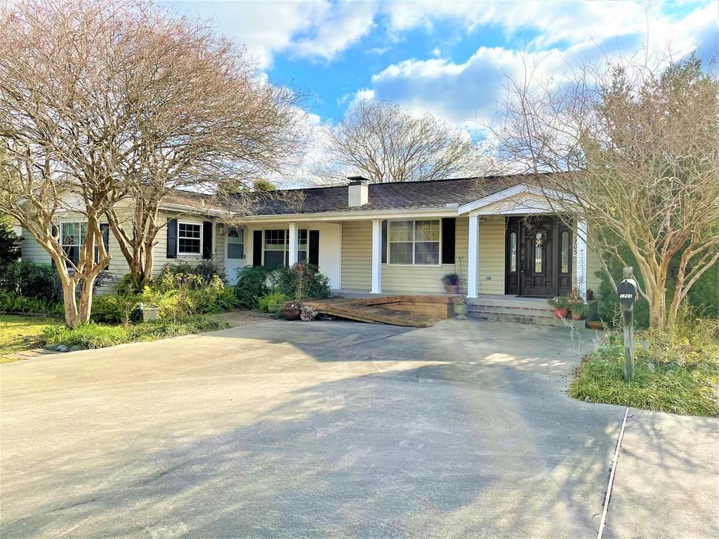 1703 Spurlock Rd, Nederland, TX 77627 Trulia