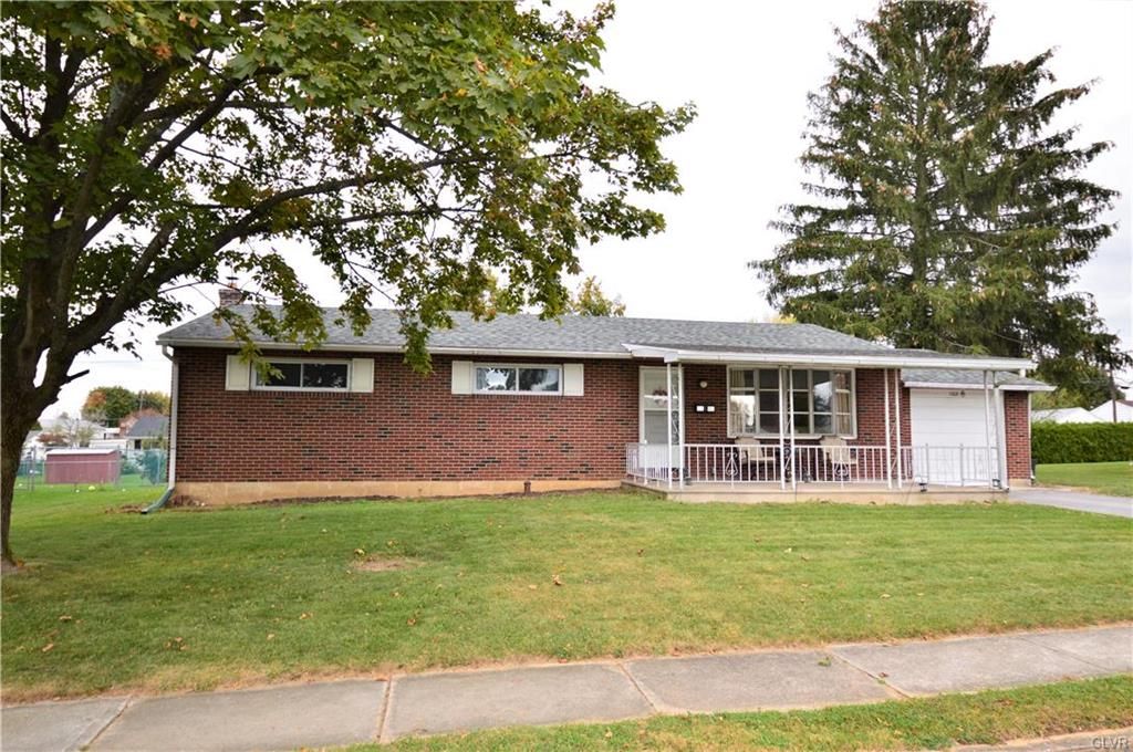 1102 Center St, Coplay, PA 18037