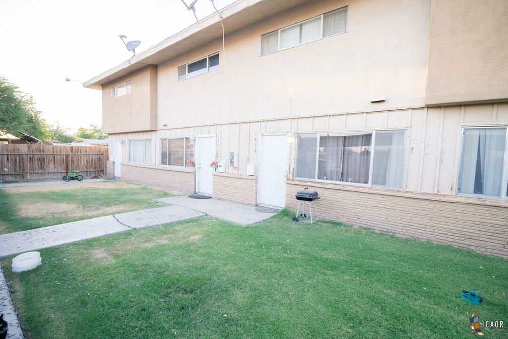 1858 S 4th St, El Centro, CA 92243