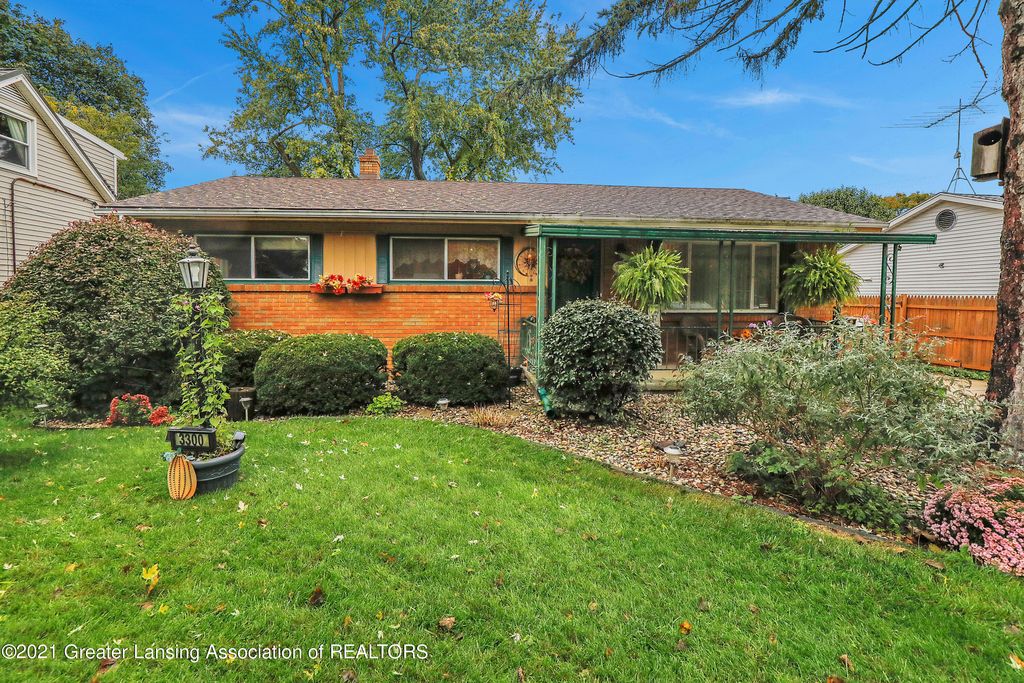 3300 W Willow St, Lansing, MI 48917