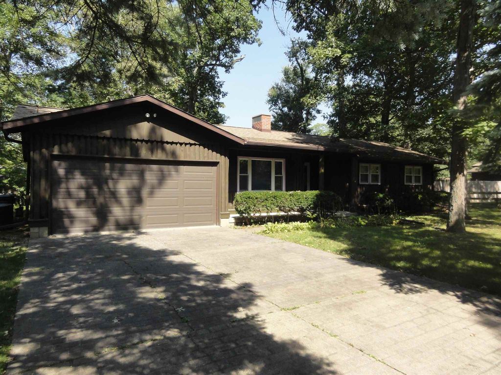 168 Wildwood Dr, Groveland, IL 61535
