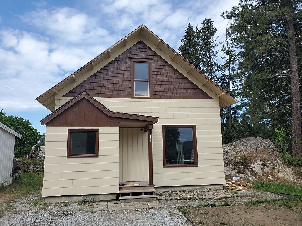211 N Warren Ave, Newport, WA 99156