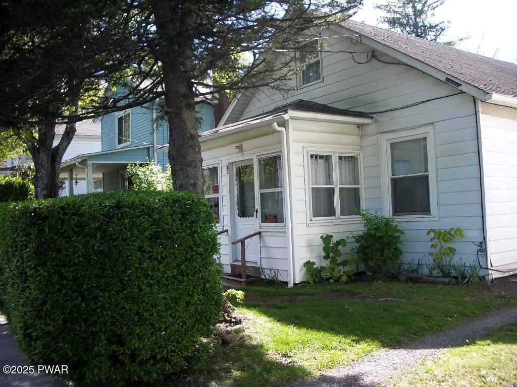 1605 Church St, Tobyhanna, PA 18466