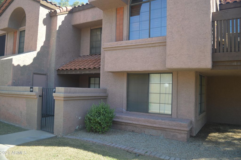 700 E Mesquite Cir #J136, Tempe, AZ 85281