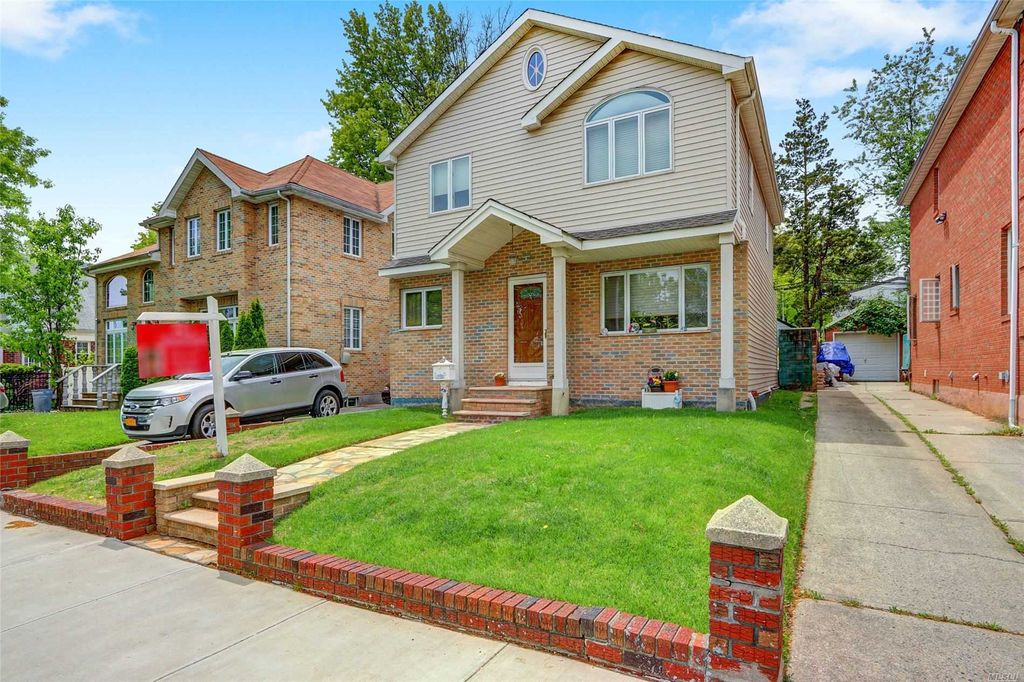 53-24 201st St, Oakland Gardens, NY 11364