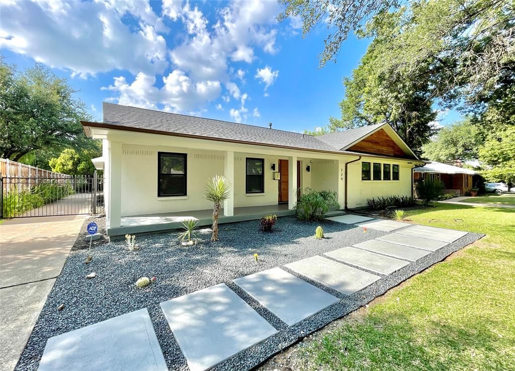 729 Bizerte Ave, Dallas, TX 75224