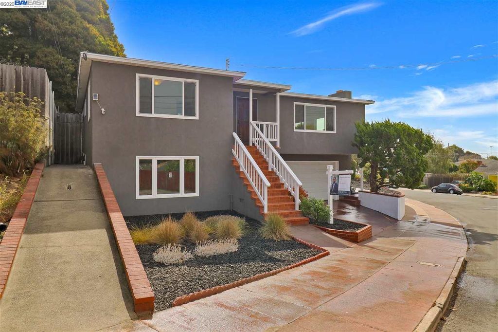 670 36th St, Richmond, CA 3 Bed, 2 Bath SingleFamily 670 36th St, Richmond, CA 3 Bed, 2 Bath SingleFamily