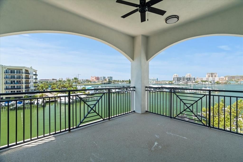 211 Dolphin Point #202, Clearwater, FL 33767