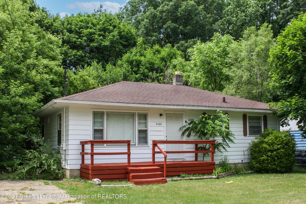 4100 Marland Dr, Lansing, MI 48910