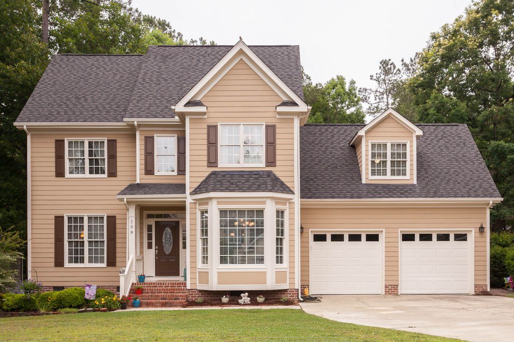 108 Hein Dr, Clayton, NC 27527