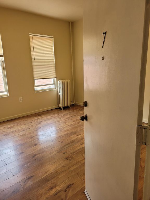 101 Camden St #7, Newark, NJ 07103