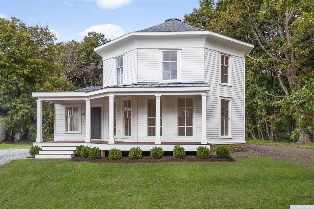 193 Cr7a Main St, Copake, NY 12516