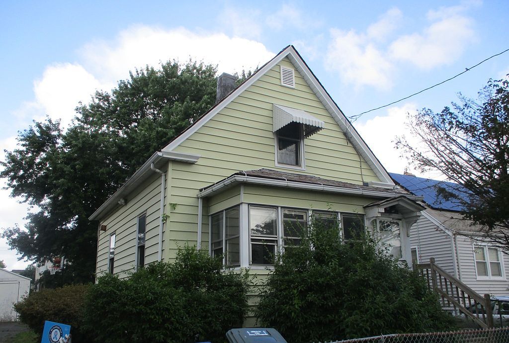 89 East Ave, Bridgeport, CT 06610