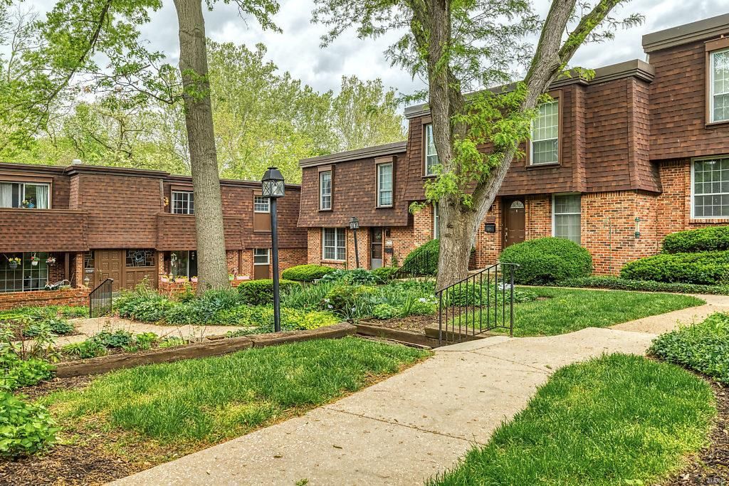 13515 Coliseum Dr E, Chesterfield, MO 63017 Trulia