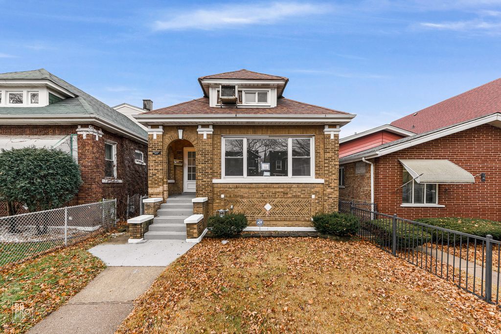 9318 S Rhodes Ave, Chicago, IL 60619