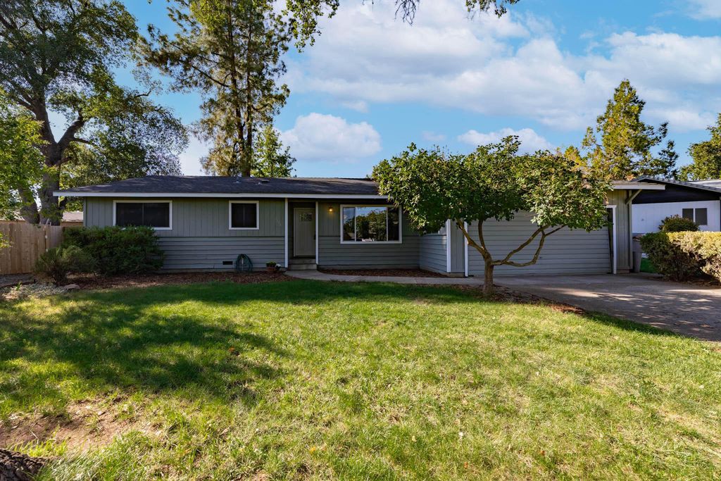 1118 Ruthie Ln, Redding, CA 96002