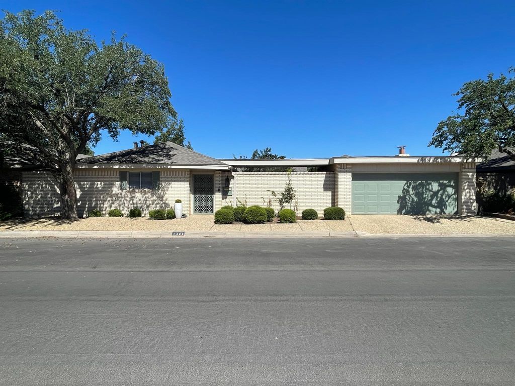 1424 W Pine Ave, Midland, TX 79705