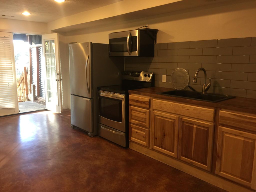 8298 S Valiant Dr, Salt Lake City, UT 84121