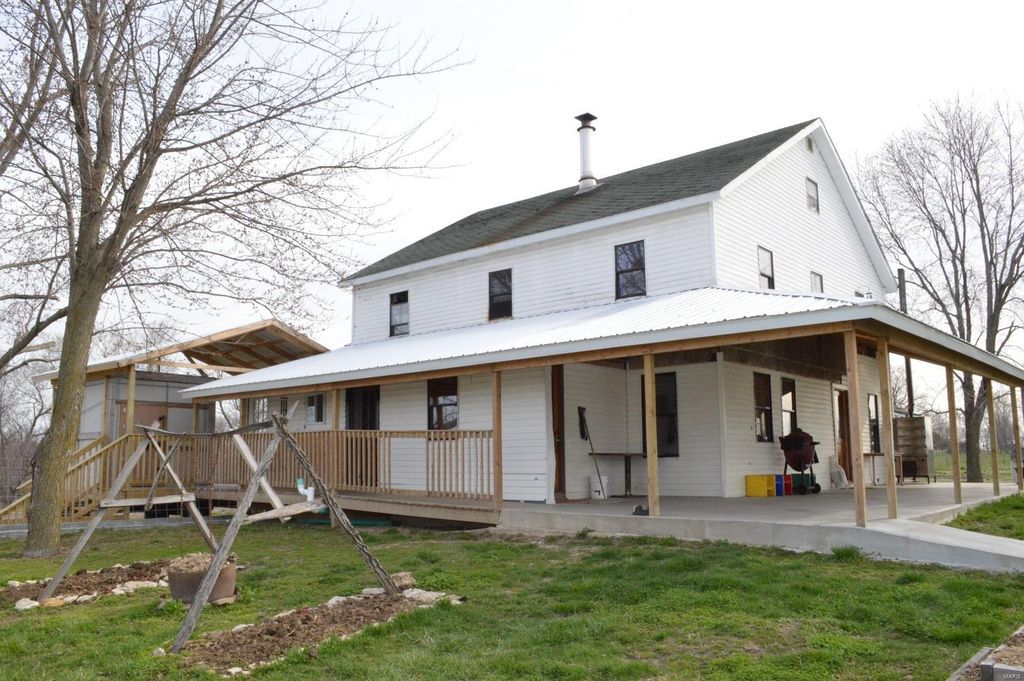 15265 153rd St, Canton, MO 63435