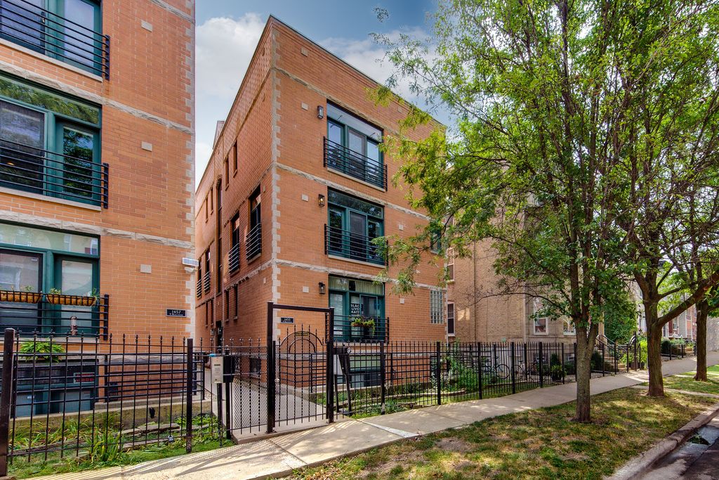 1455 N Maplewood Ave #1E, Chicago, IL 60622
