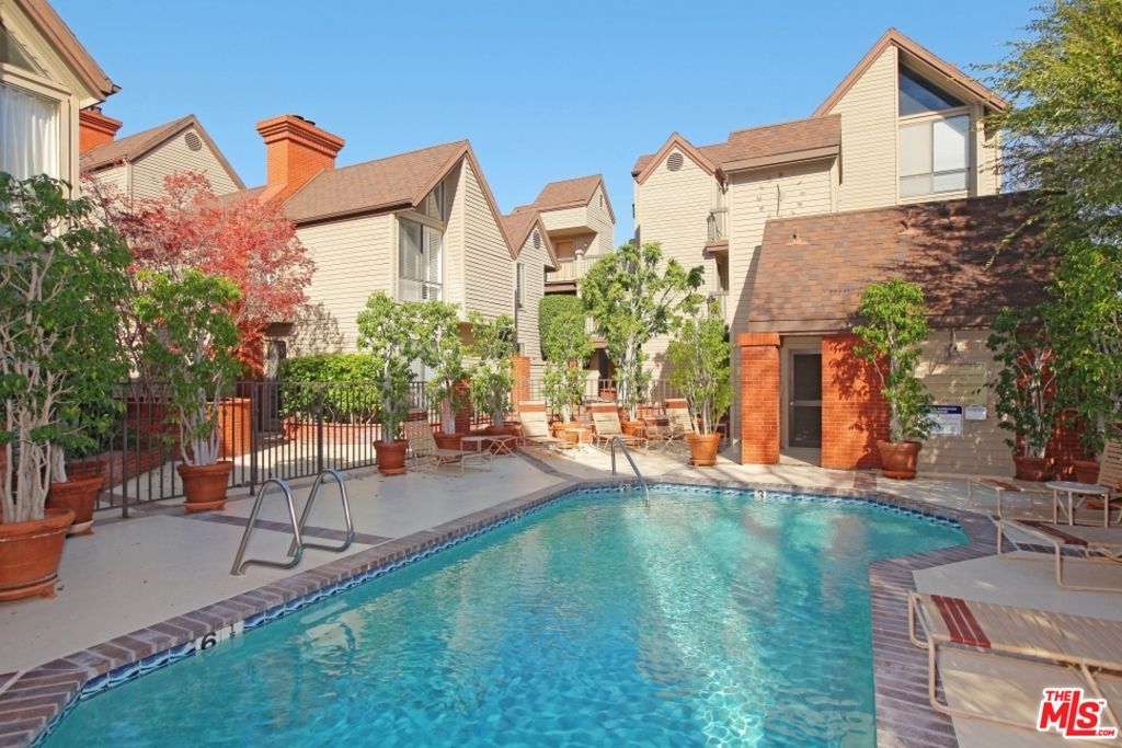 835 S Lucerne Blvd #101, Los Angeles, CA 90005