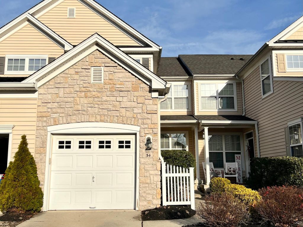 54 Stern Light Dr, Mount Laurel, NJ 08054