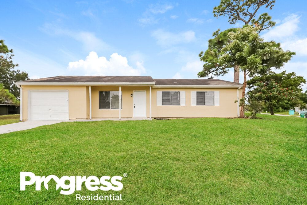 2138 SE Rich St, Pt Saint Lucie, FL 34984