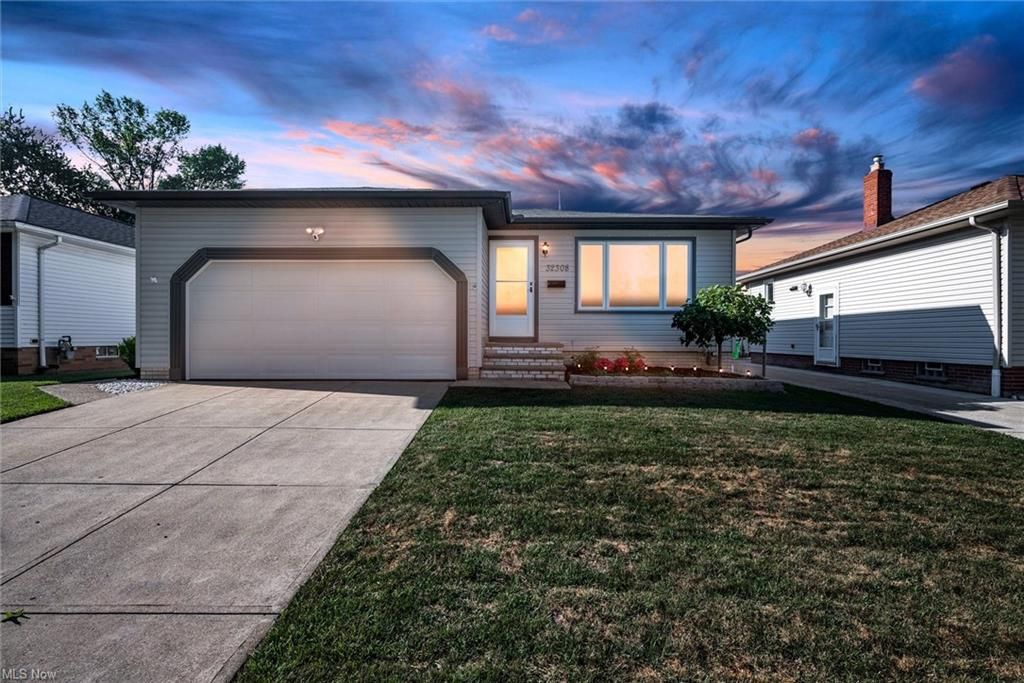 32308 Knobel St, Eastlake, OH 44095