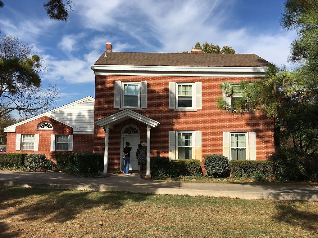 521 Monroe St NW, Ardmore, OK 73401