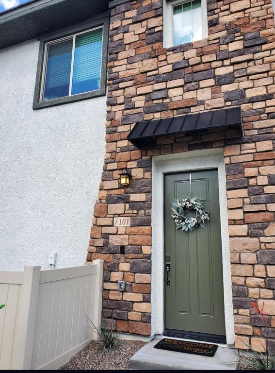 2775 S Decatur Dr #101, Gilbert, AZ 85295
