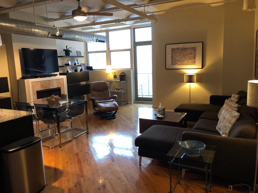 500 S Clinton St #642, Chicago, IL 60607