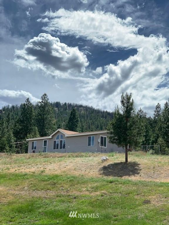 55 N Slope Rd, Tonasket, WA 98855