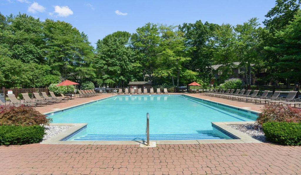 50 Royal Crest Dr, North Andover, MA 01845