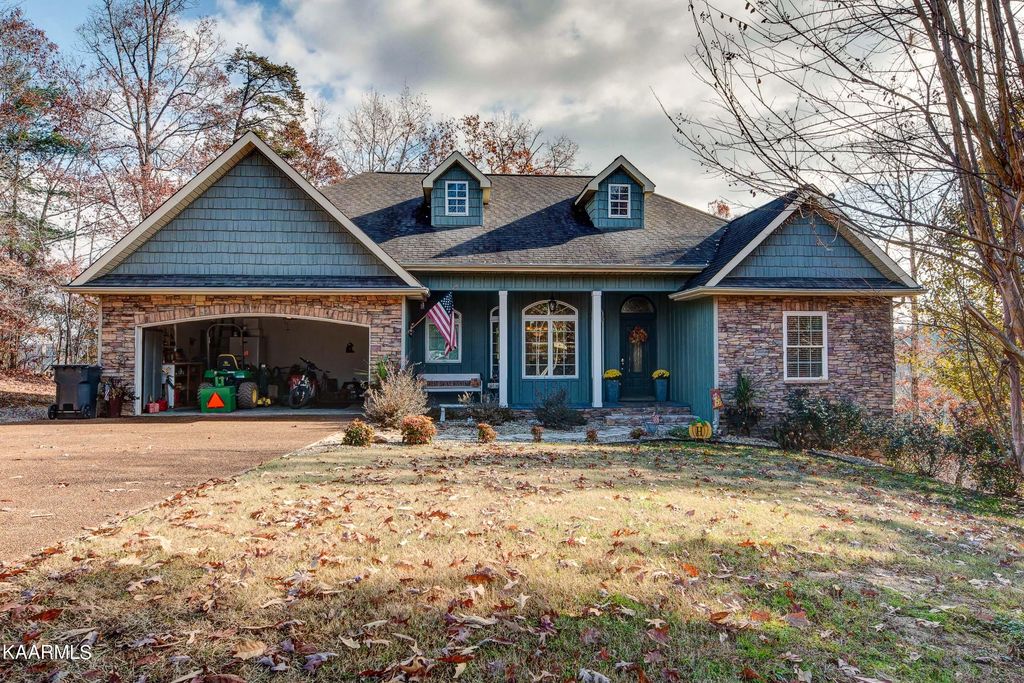 2409 Joshua Ln, Pigeon Forge, TN 37863