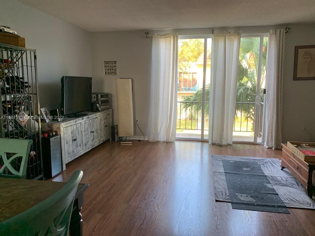 1651 NE 115th St #30C, Miami, FL 33181