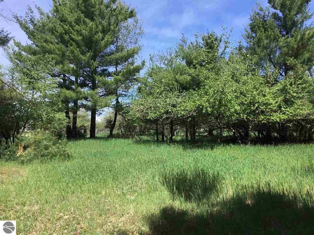 15 S Westview Dr, Empire, MI 49630 Trulia