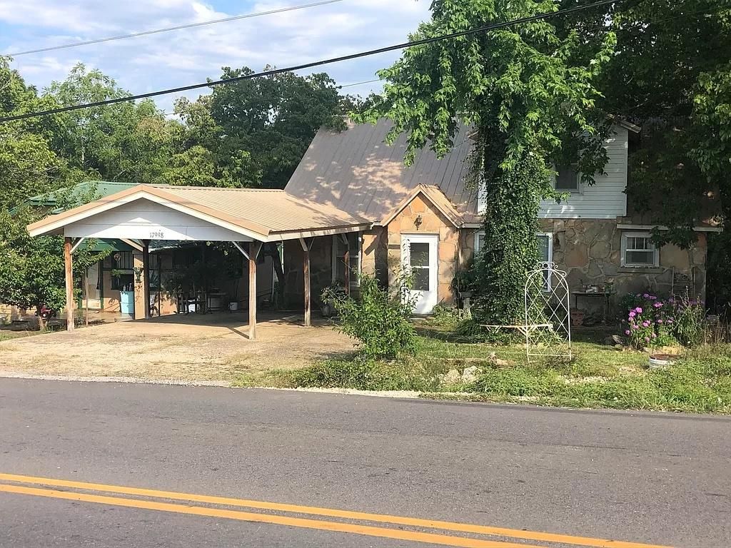 17998 Main St, Eminence, MO 65466