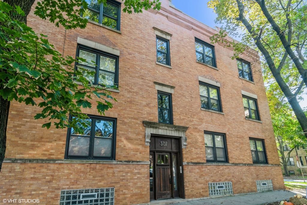 3737 N Leavitt St #3N, Chicago, IL 60618