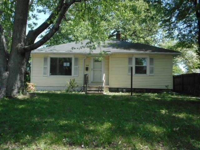 Creatice Apartments On Green River Rd Evansville In for Living room