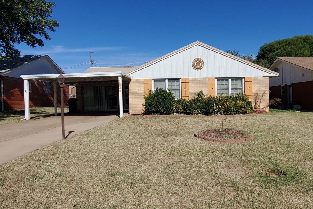 1926 Maple St, Alva, OK 73717