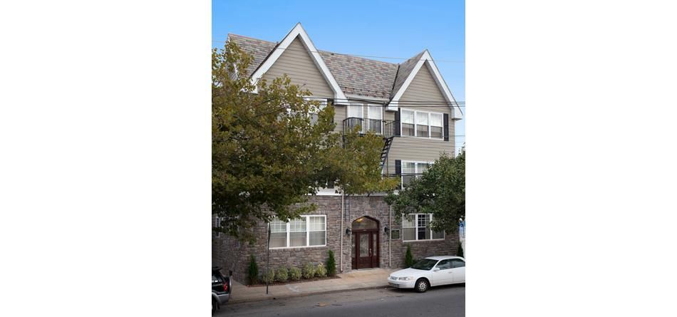 1240 W Broadway, Hewlett, NY 11557